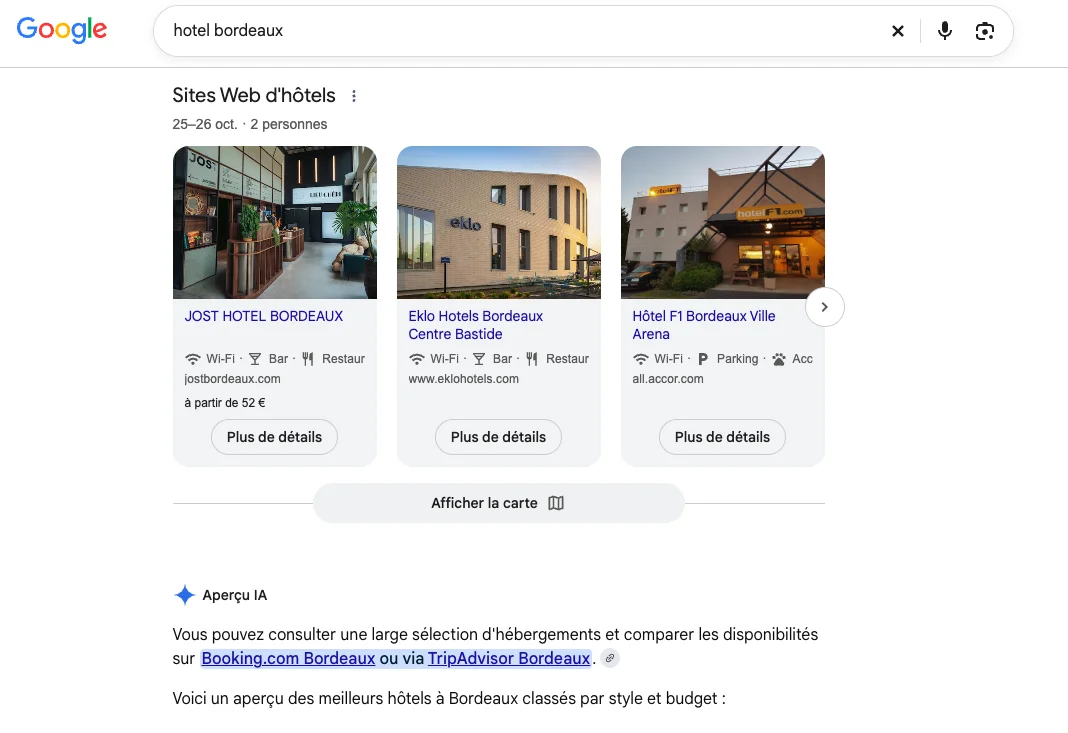 Recherche Google « hotel bordeaux » : le bloc Sites Web d’hôtels affiche trois sites officiels, puis un Aperçu IA renvoie vers Booking.com et Tripadvisor